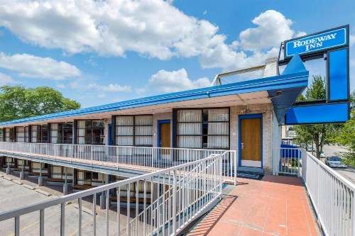 Rodeway Inn Chicago - image 20