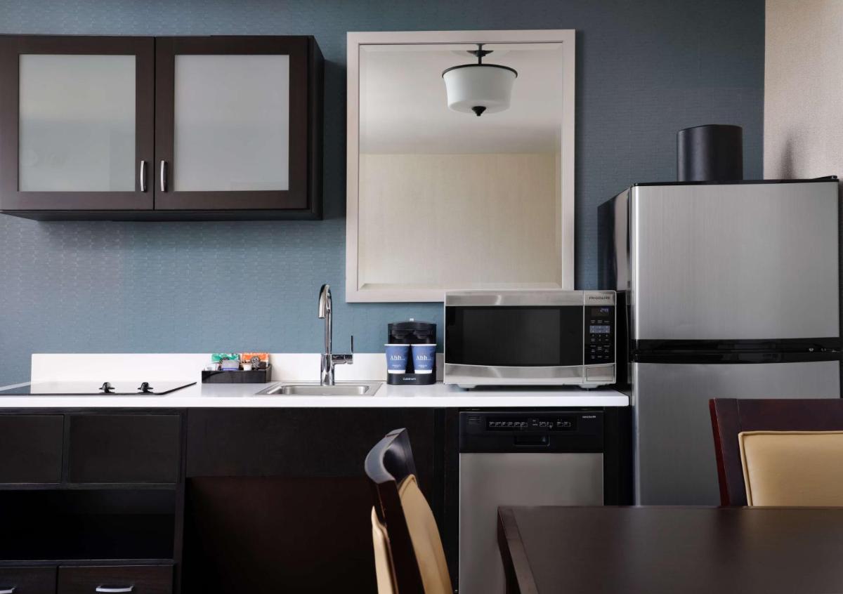 Homewood Suites Chicago Downtown - Magnificent Mile - image 4