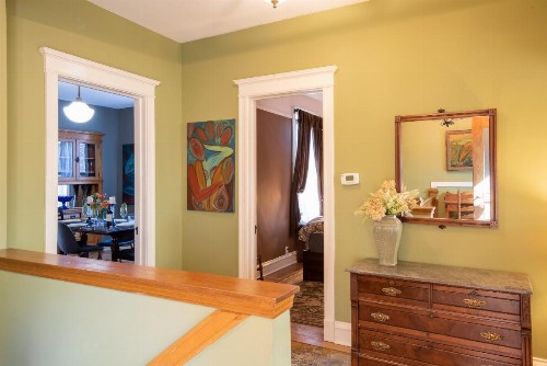 Chicago Guest House on Newport - image 12