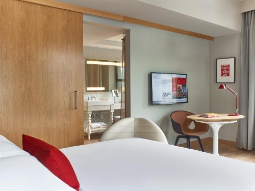 Virgin Hotels Chicago - image 38