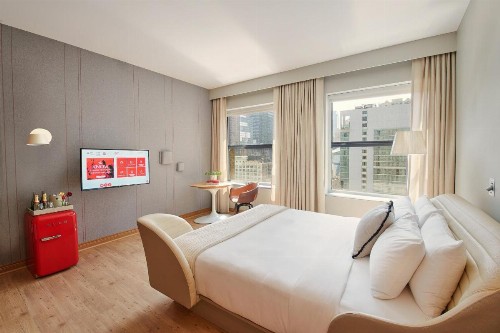 Virgin Hotels Chicago - image 8