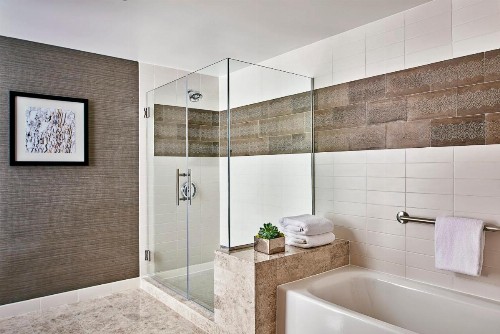 Loews Chicago Hotel - image 2