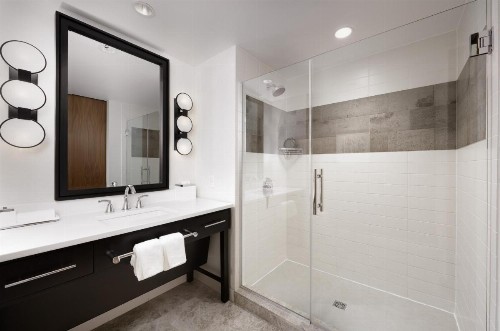 Loews Chicago Hotel - image 20