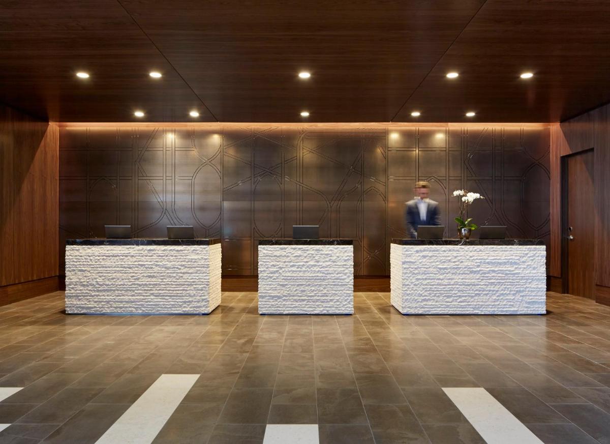 Loews Chicago Hotel - image 7