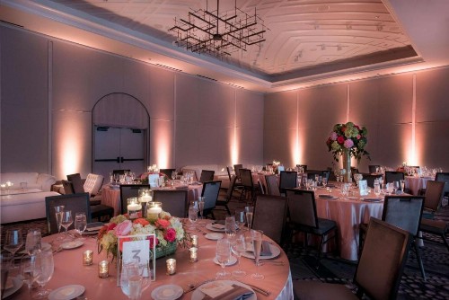 LondonHouse Chicago Curio Collection by Hilton - image 11
