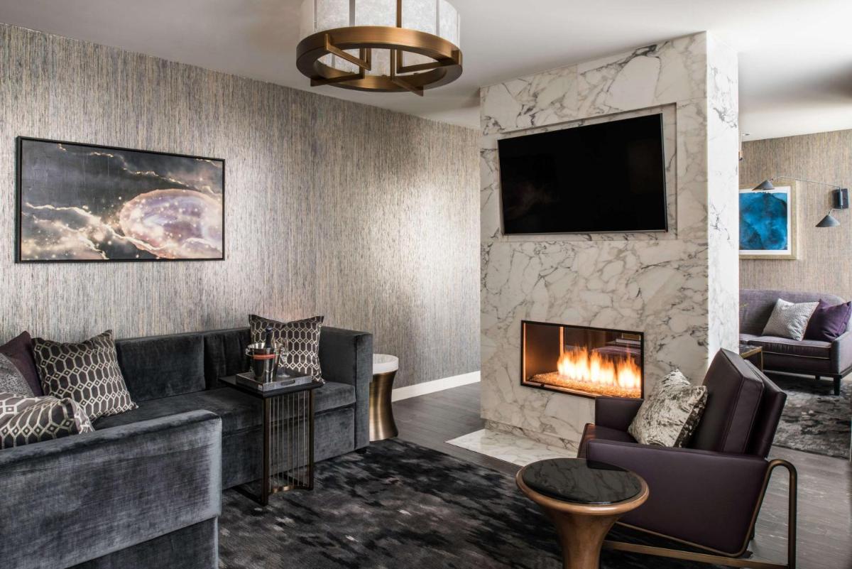 LondonHouse Chicago Curio Collection by Hilton - image 2