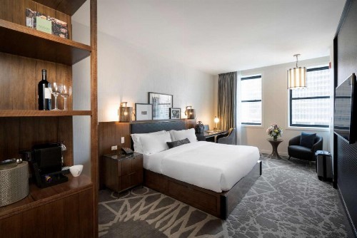 LondonHouse Chicago Curio Collection by Hilton - image 21