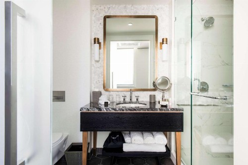 LondonHouse Chicago Curio Collection by Hilton - image 22