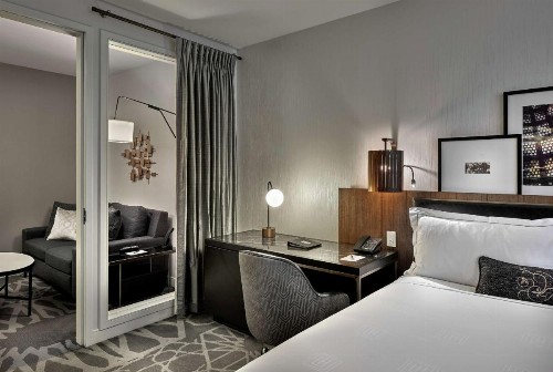 LondonHouse Chicago Curio Collection by Hilton - image 25