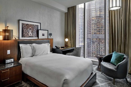 LondonHouse Chicago Curio Collection by Hilton - image 33