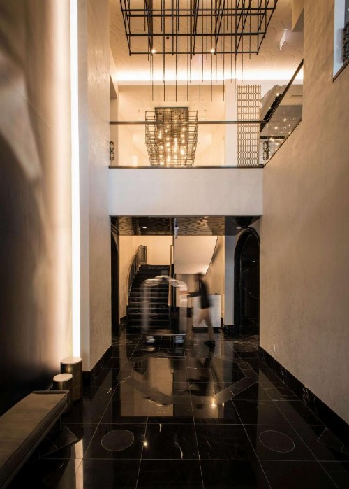 LondonHouse Chicago Curio Collection by Hilton - image 42