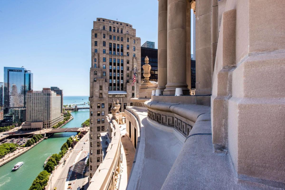 LondonHouse Chicago Curio Collection by Hilton - image 5