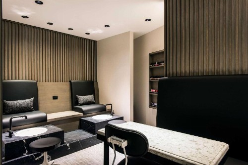 LondonHouse Chicago Curio Collection by Hilton - image 9