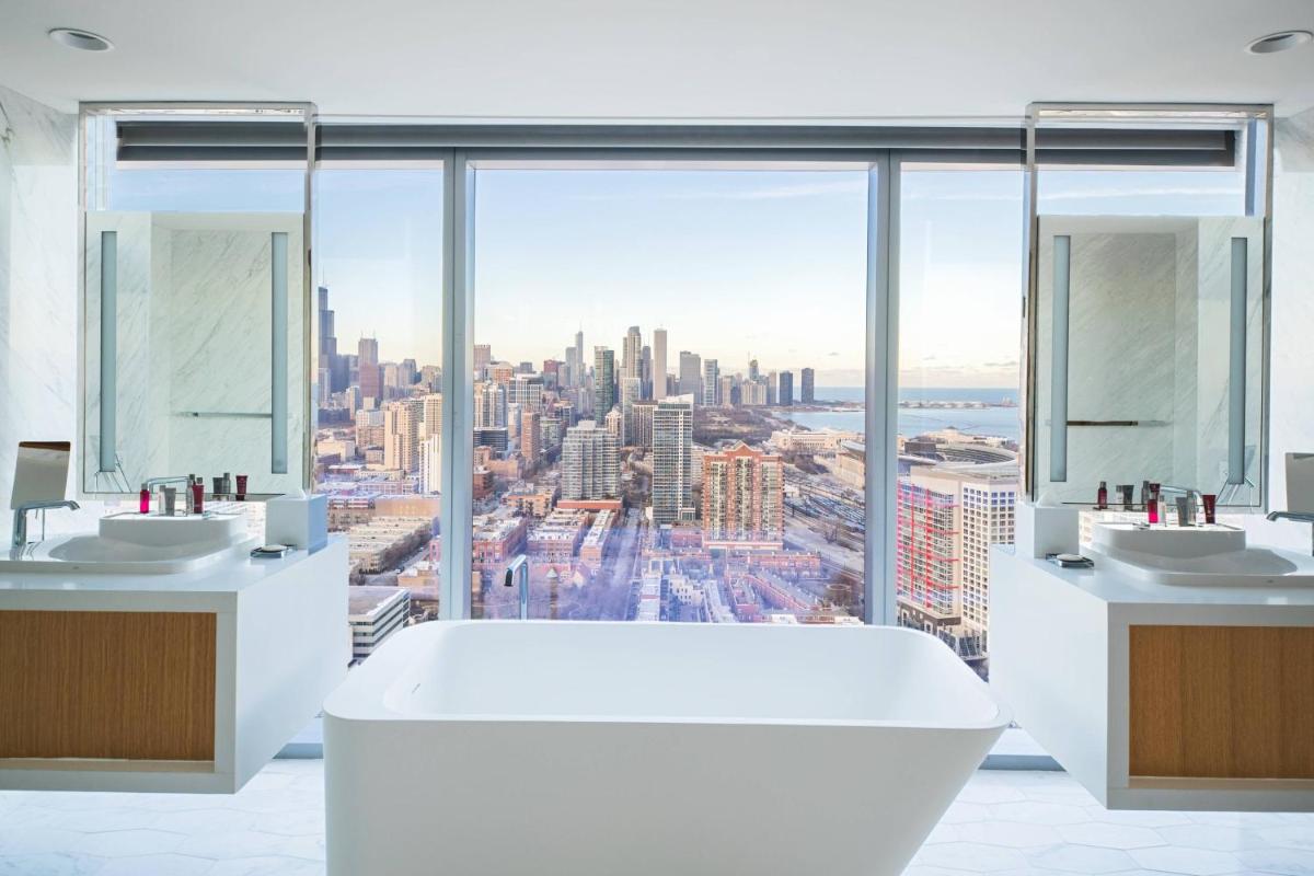 Marriott Marquis Chicago - image 6
