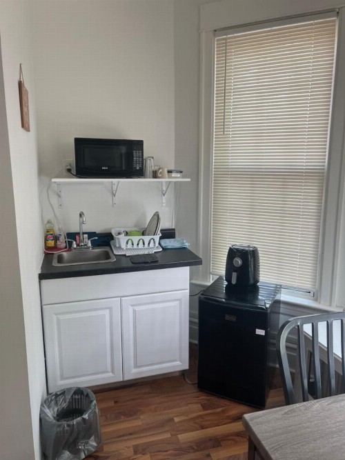 Hollywood Rentals LLC - image 12