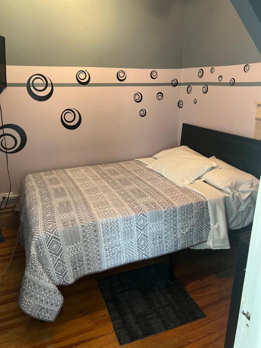 Hollywood Rentals LLC - image 2