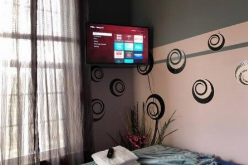 Hollywood Rentals LLC - image 27