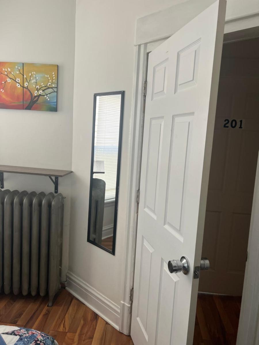Hollywood Rentals LLC - image 4