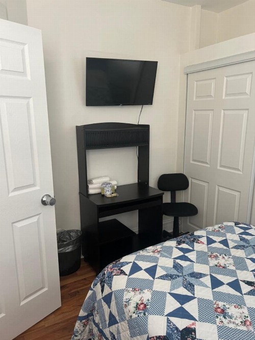 Hollywood Rentals LLC - image 8