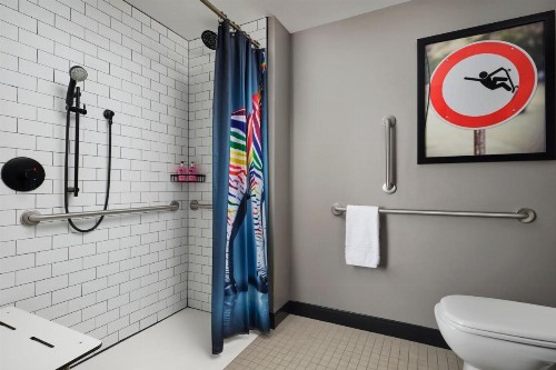 Moxy Chicago Downtown - image 24