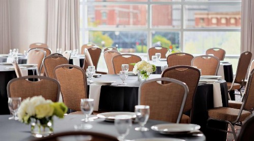 Hampton Inn Chicago McCormick Place - image 4