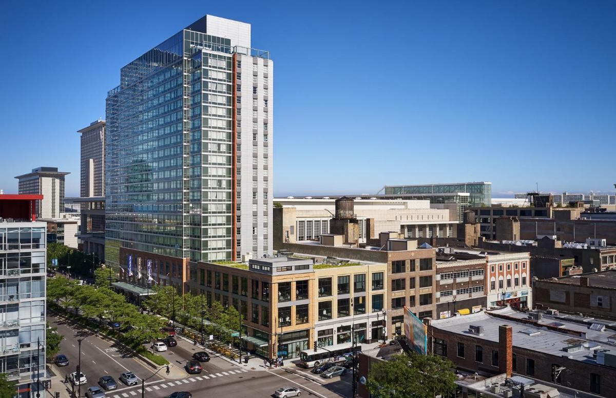 Hampton Inn Chicago McCormick Place - image 6