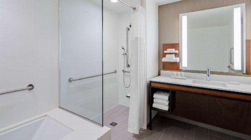 Hilton Garden Inn Chicago McCormick Place - image 2
