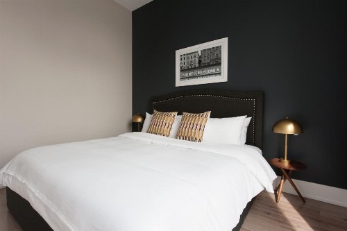 Sonder at 943 Crosby - image 7