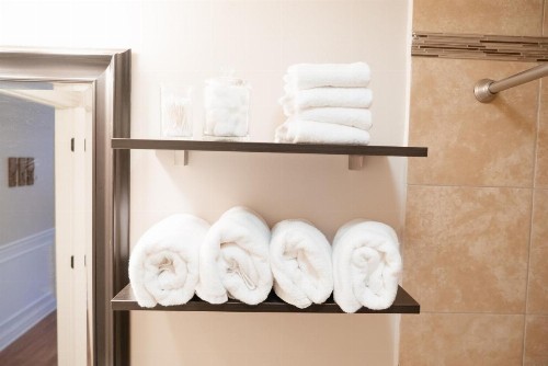 Cozy Stylish 2BR Apt near O'Hare Int'l Airport - image 30