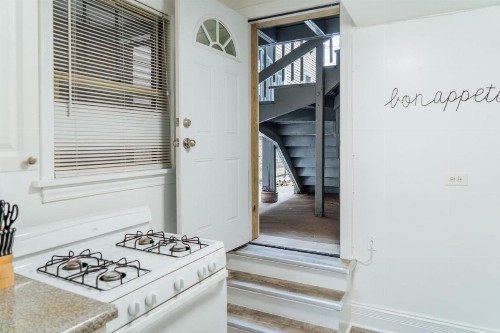 Cozy Stylish 2BR Apt near O'Hare Int'l Airport - image 35