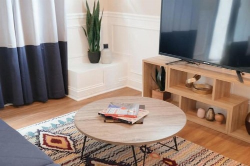 Cozy Stylish 2BR Apt near O'Hare Int'l Airport - image 36