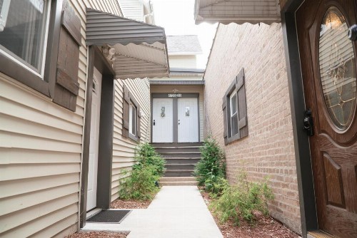 Cozy Stylish 2BR Apt near O'Hare Int'l Airport - image 45
