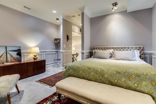 Ruby Room Inn - image 1