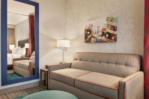 Home2 Suites By Hilton Chicago River North - image 16