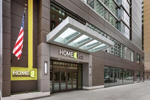 Home2 Suites By Hilton Chicago River North - image 2