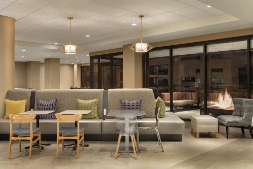 Home2 Suites By Hilton Chicago River North - image 7