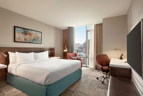 Hilton Garden Inn Chicago Downtown South Loop - image 11