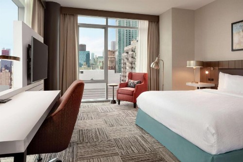 Hilton Garden Inn Chicago Downtown South Loop - image 14