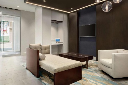 Hilton Garden Inn Chicago Downtown South Loop - image 24