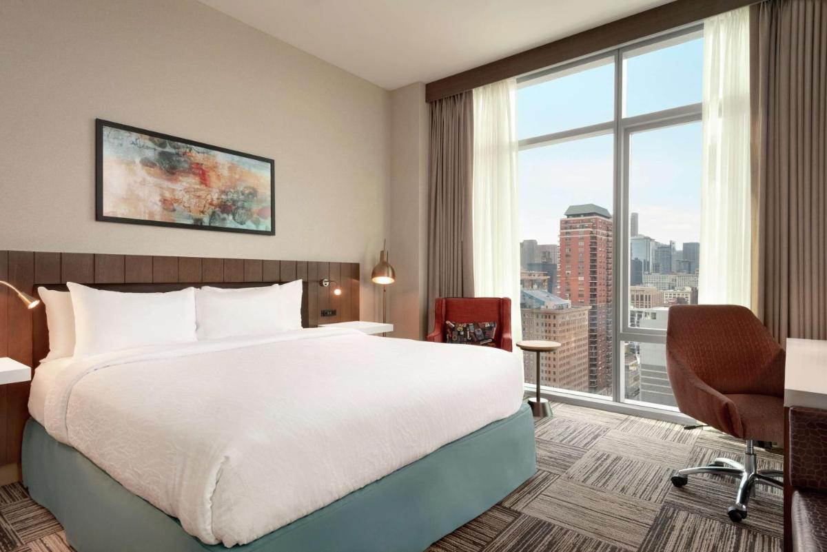 Hilton Garden Inn Chicago Downtown South Loop - image 4