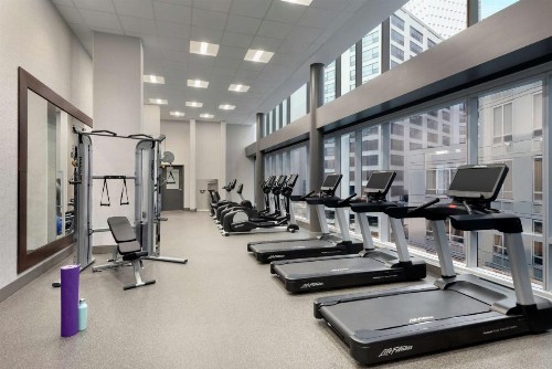 Hilton Garden Inn Chicago Downtown South Loop - image 8