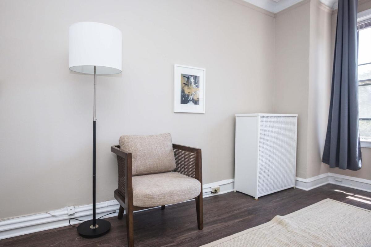 Historic HP 1BR with Fast Transit to UChicago & DT by Zencity - image 3