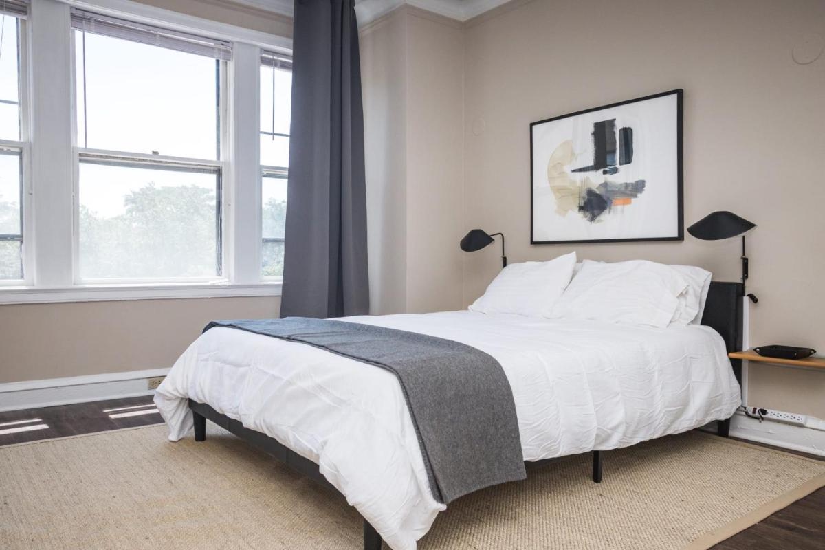 Historic HP 1BR with Fast Transit to UChicago & DT by Zencity - image 6