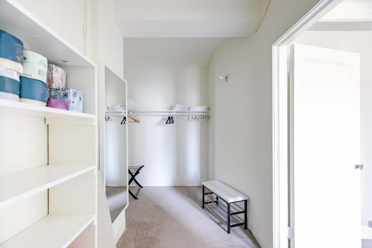 Historic HP 1BR with Fast Transit to UChicago & DT by Zencity - image 2