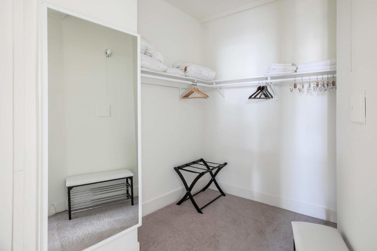 Historic HP 1BR with Fast Transit to UChicago & DT by Zencity - image 3