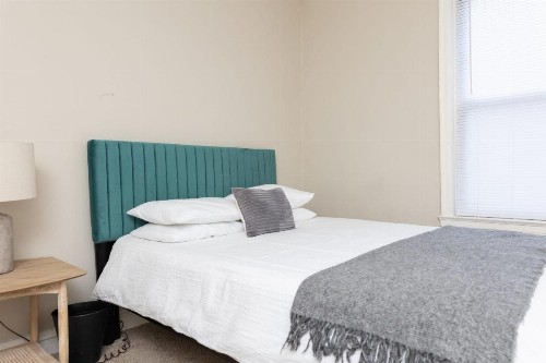 Historic HP 2BR with Fast Transit to UChicago & DT by Zencity - image 10