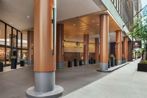 Hilton Grand Vacations Chicago Downtown Magnificent Mile - image 11