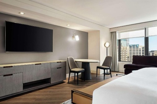 Hilton Grand Vacations Chicago Downtown Magnificent Mile - image 13