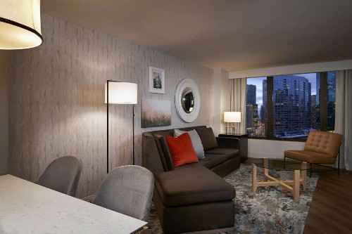 Hilton Grand Vacations Chicago Downtown Magnificent Mile - image 19