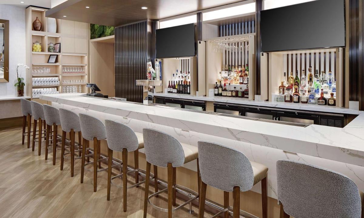 Hilton Grand Vacations Chicago Downtown Magnificent Mile - image 5